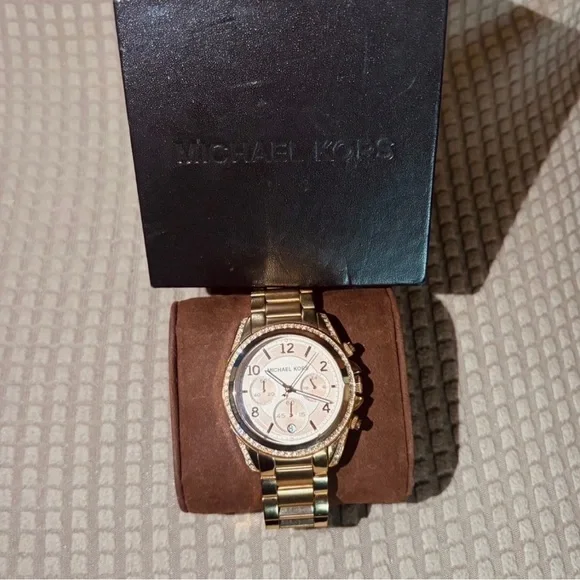 Michael Kors Rose Gold Crystal-Trim Chronograph Watch - Picture 3 of 4